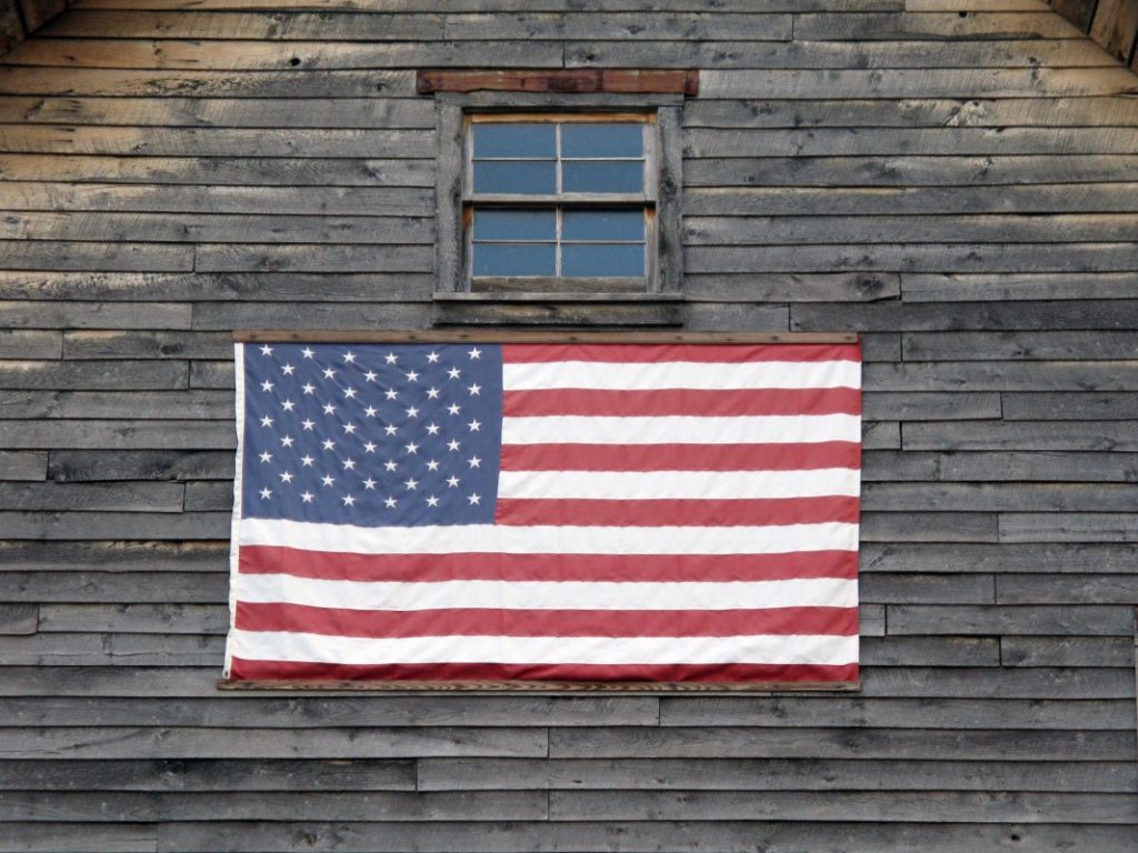 fourth of july glen arbor barn flag